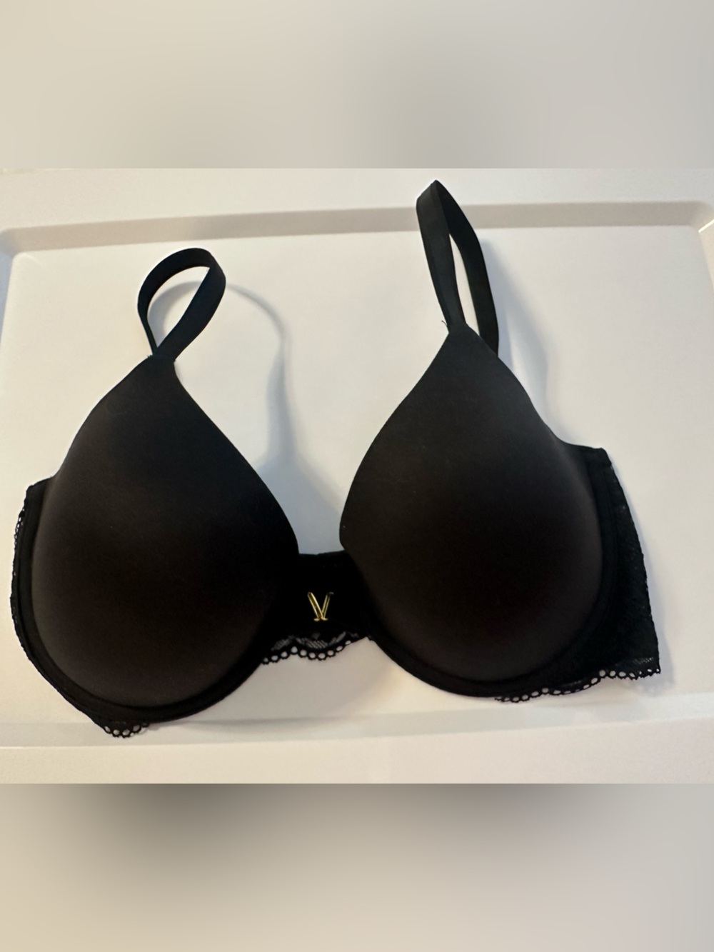 Victoria's Secret Black Molded Lace-Trim Bra front clasp